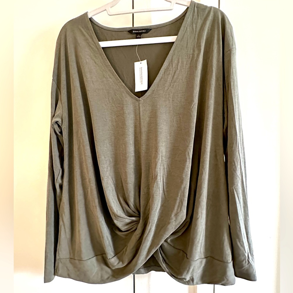 Banana republic twist front top. Army green. New with tags. Size L